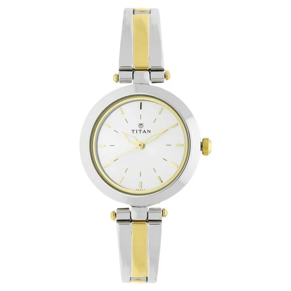 Titan Karishma Silver Dial Women Watch With Stainless Steel Strap